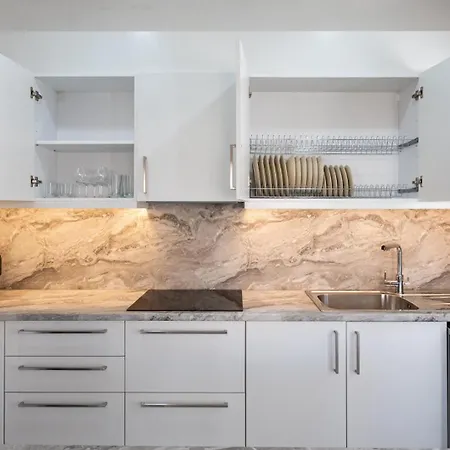Apartament Ekali I *